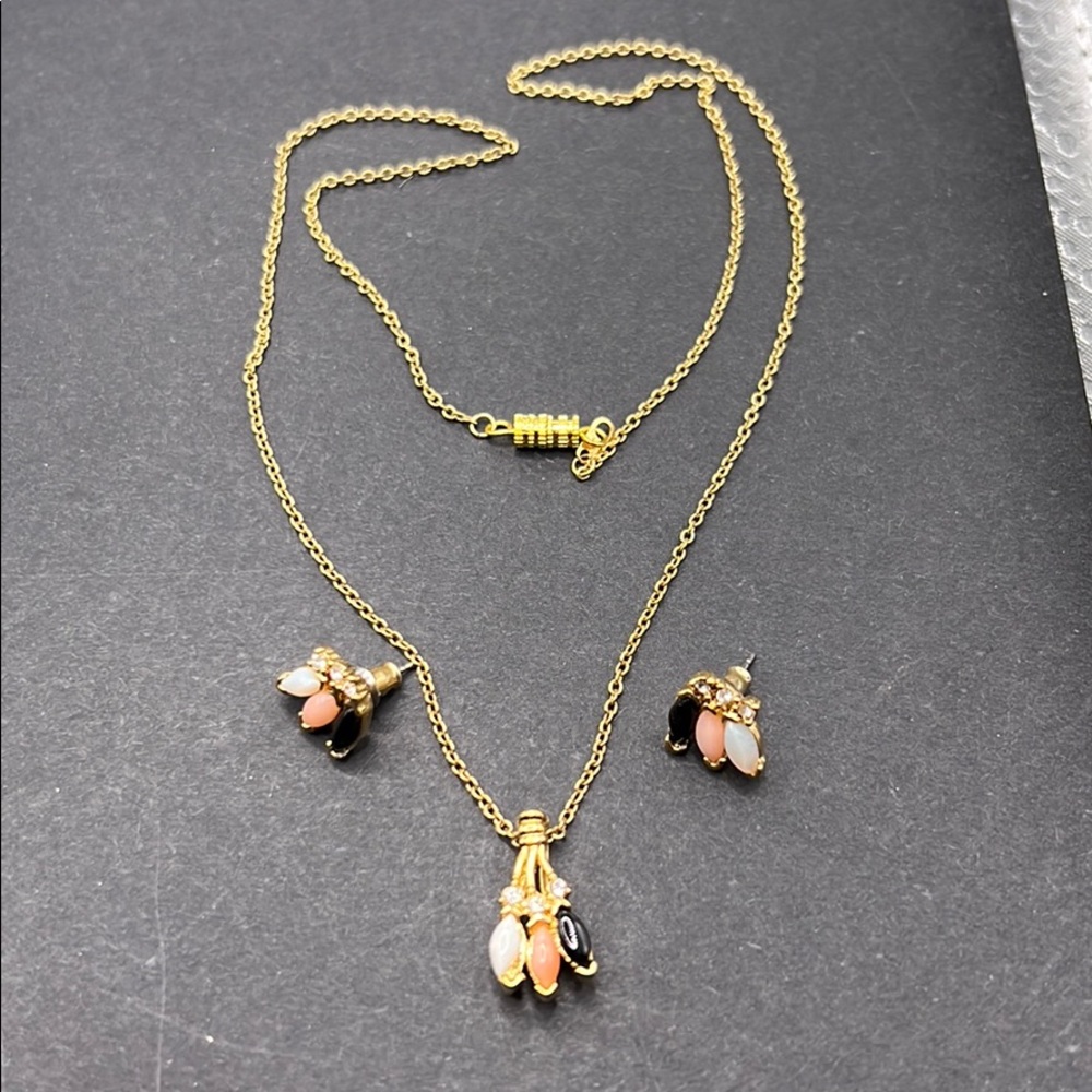 Vintage rhinestone faux stone necklace earrings